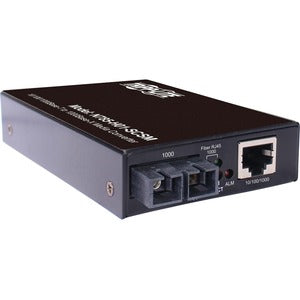 Convertidor de medios de fibra a Ethernet Gigabit reforzado de Tripp Lite by Eaton, 10/100/1000 Mbps, RJ45/SC monomodo, -10° a 60°C, 10 km (6,2 mi), TAA